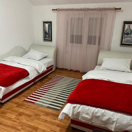 Apartmani Breze Podgorica Ngoại thất bức ảnh