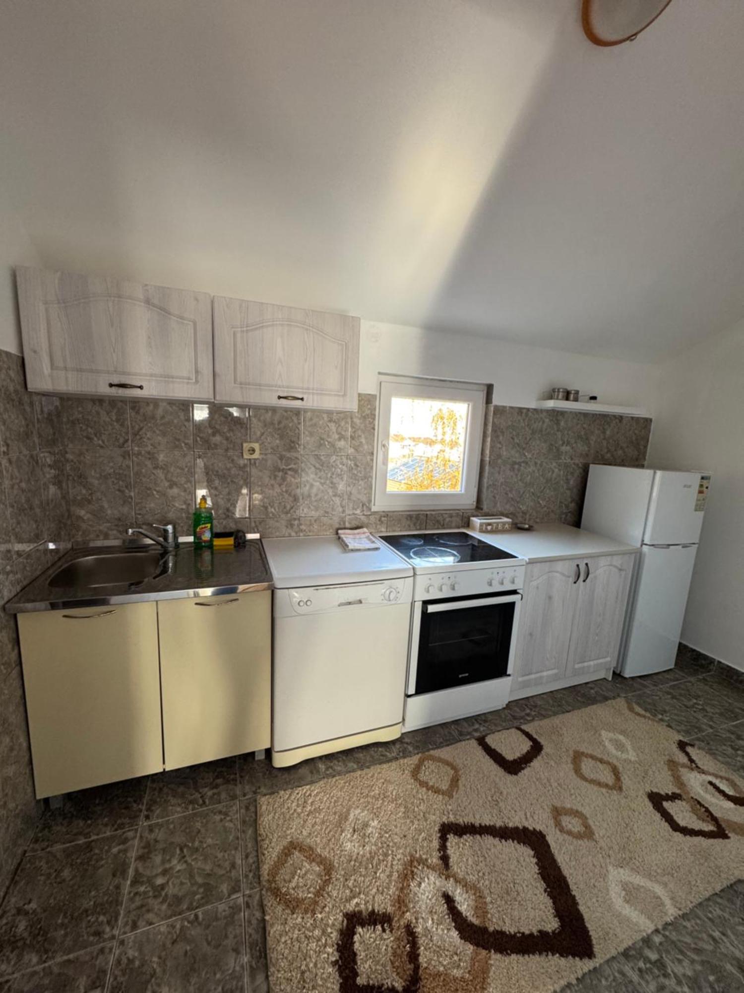 Apartmani Breze Podgorica Ngoại thất bức ảnh