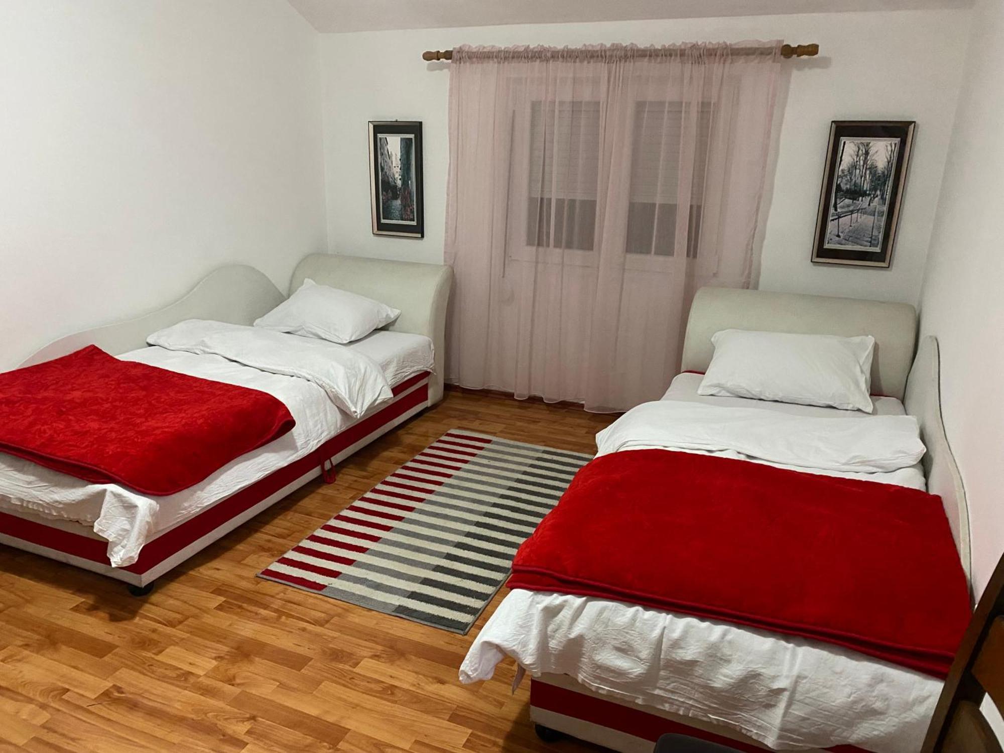 Apartmani Breze Podgorica Ngoại thất bức ảnh